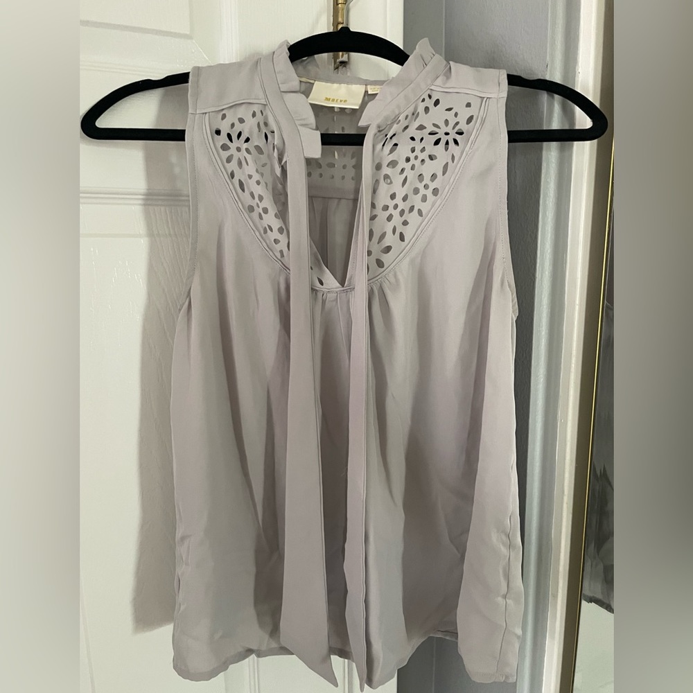 ⭐️SOLD⭐️Sleeveless Maeve Shirt